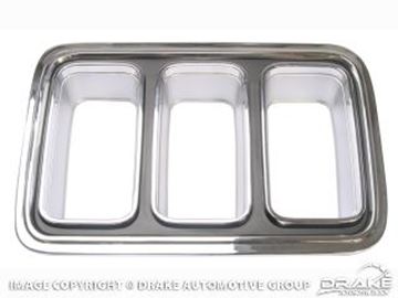 Picture of 70 LH tail lamp bezel/repro : D0ZZ-13489-BR